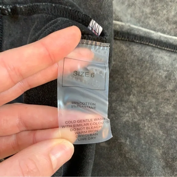 Maniere De Voir Marilyn Monroe Graphic Tee in Black/Gray - Picture 10 of 10